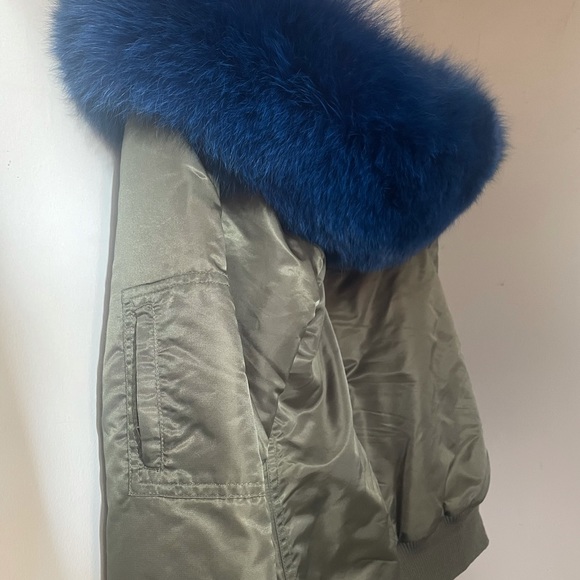 Reversible army green bomber jacket with real fox fur trim on hood , size small - Picture 5 of 5